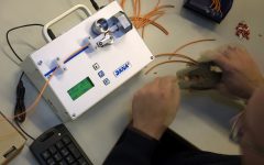 En smidig och prisvärd liten maskin som klipper med samma precision som sin storasyster Dana 20/40.